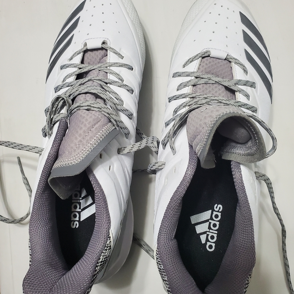 Mens metal baseball cleats